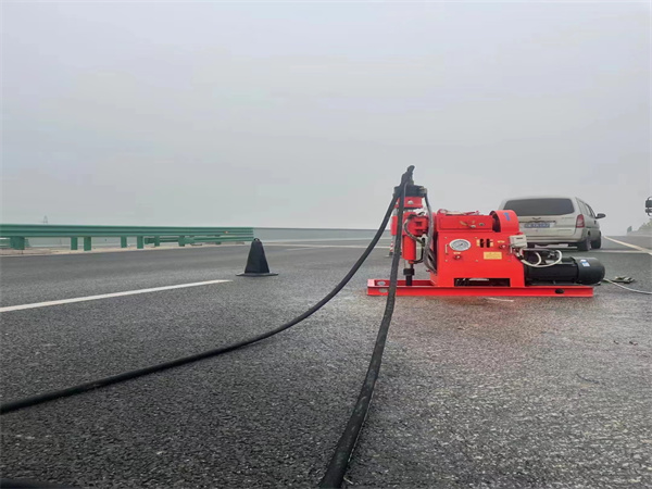 沙湾马路路基路面开裂下沉注浆加固灌浆